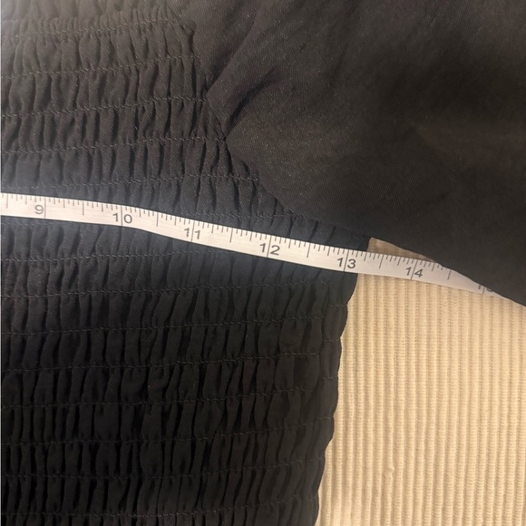 ✨ Liam & Co. Black Smocked Jumpsuit ✨
Size: Medium - Picture 5 of 8